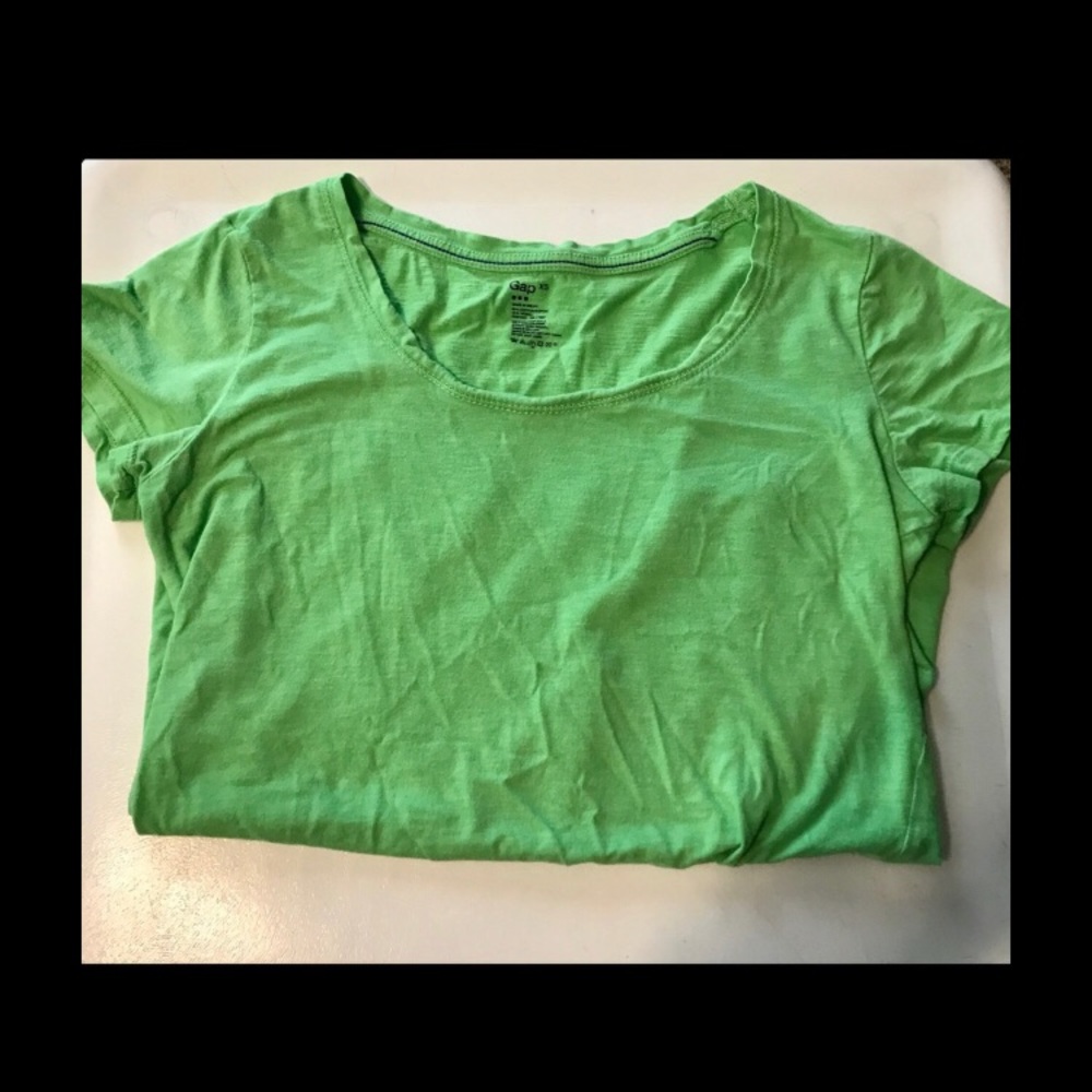 3 Gap tees bundle!
